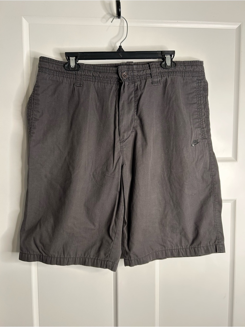 Nike Men’s Size Large 11 Inch Inseam Shorts Gray 3643